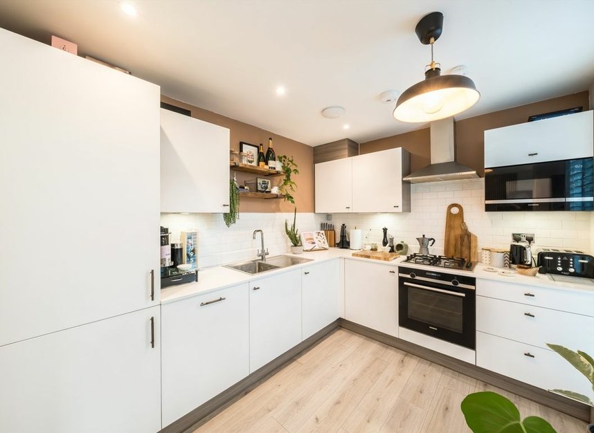 Properties for sale in Worple Road - SW19 4LB view2