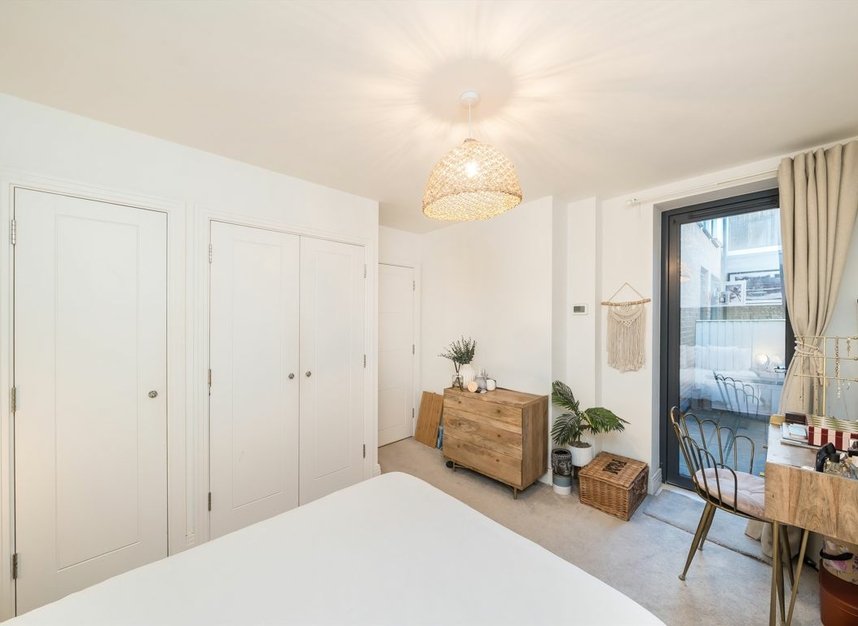 Properties for sale in Worple Road - SW19 4LB view3
