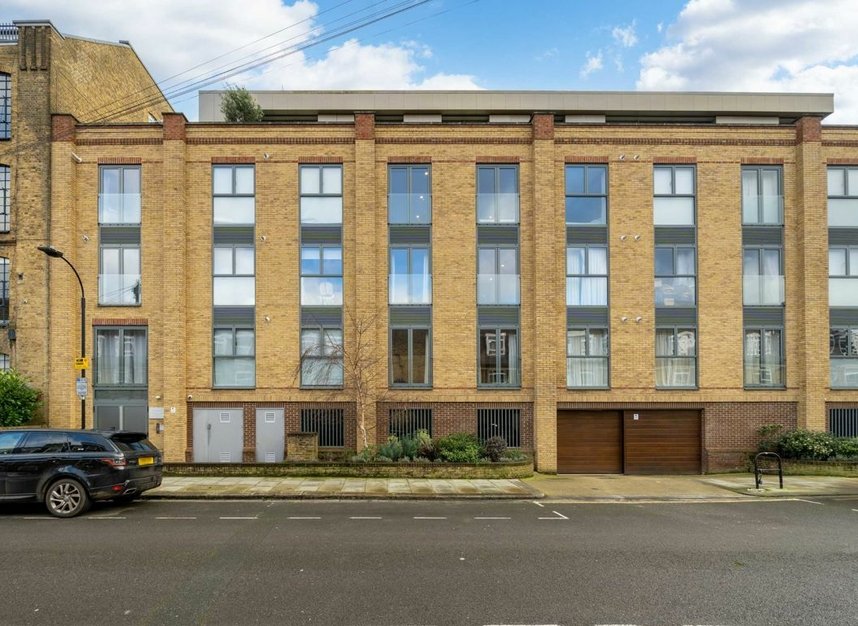 Properties for sale in Wyfold Road - SW6 6SE view1