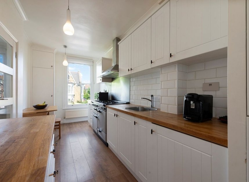 Properties for sale in Yerbury Road - N19 4RN view3