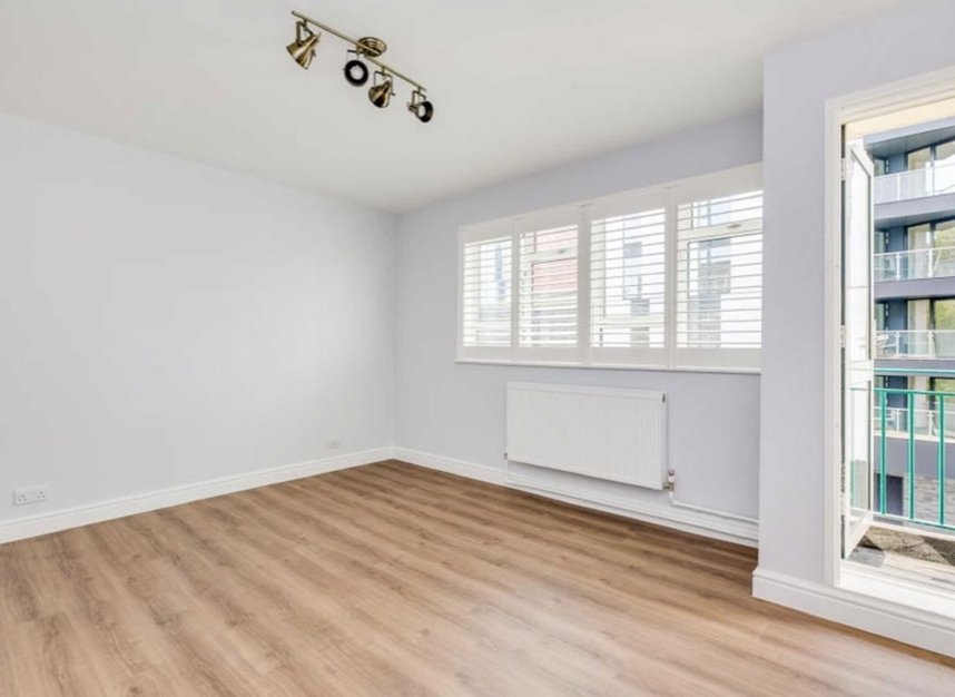 Properties to let in Abbots Manor - SW1V 4JW view1