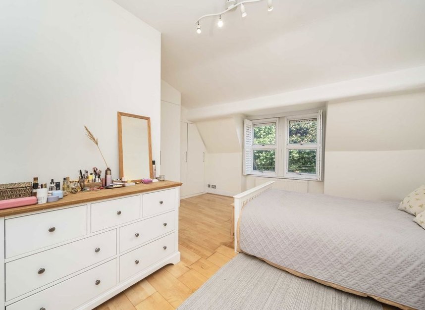 Properties let in Acton Lane - W4 5DL view4