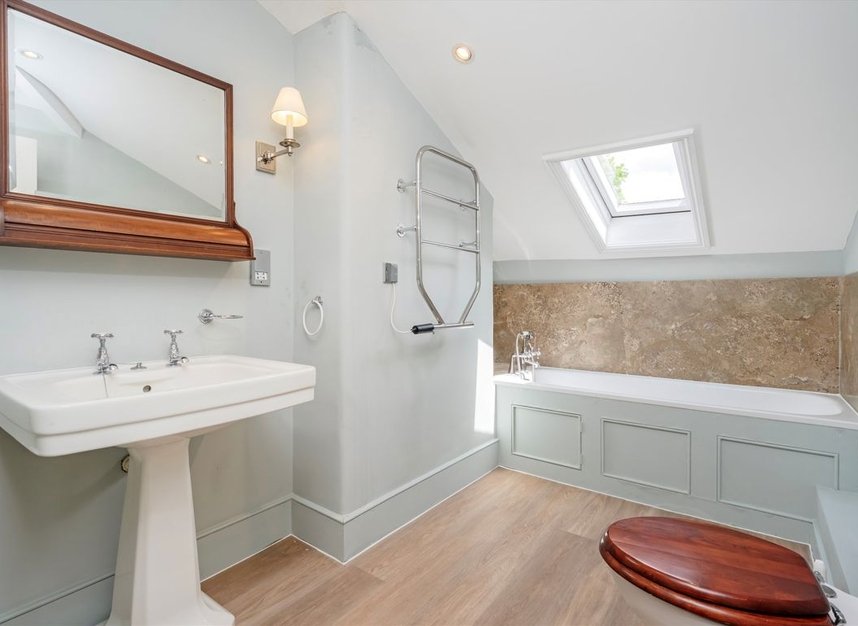 Properties to let in Addison Avenue - W11 4QU view10
