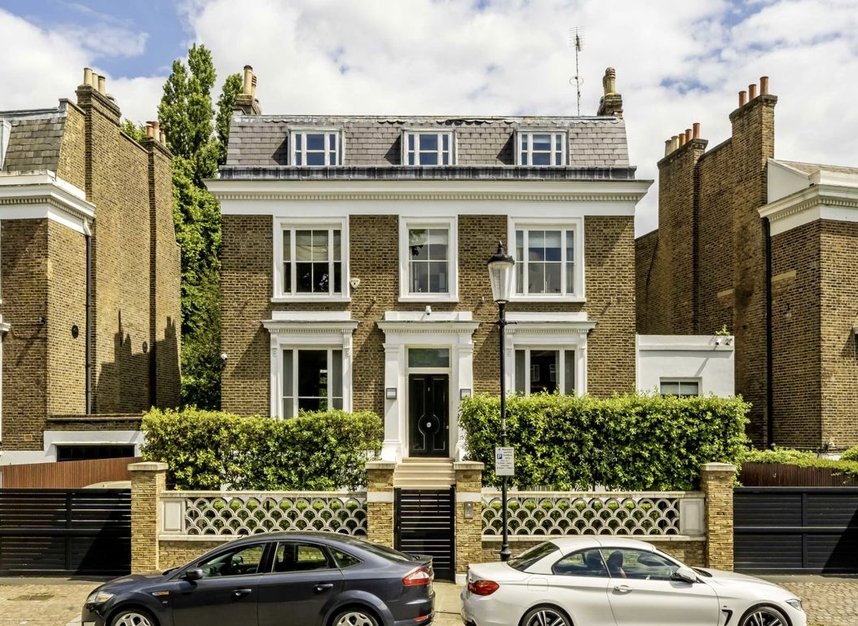 Properties to let in Addison Crescent - W14 8JP view1