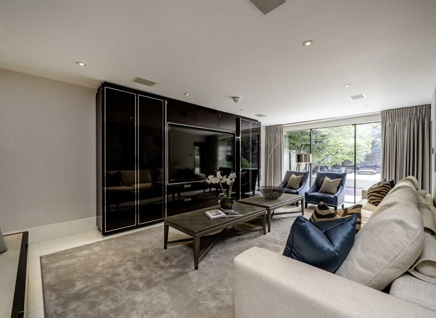 Properties to let in Addison Crescent - W14 8JP view12