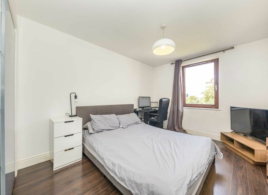 Properties let in Adler Street - E1 1HD view3