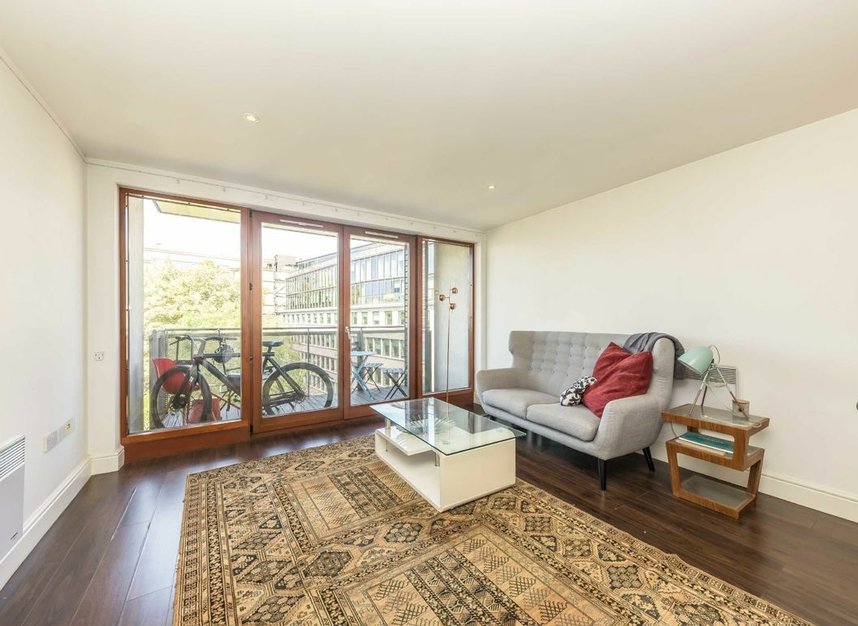 Properties let in Adler Street - E1 1HD view2