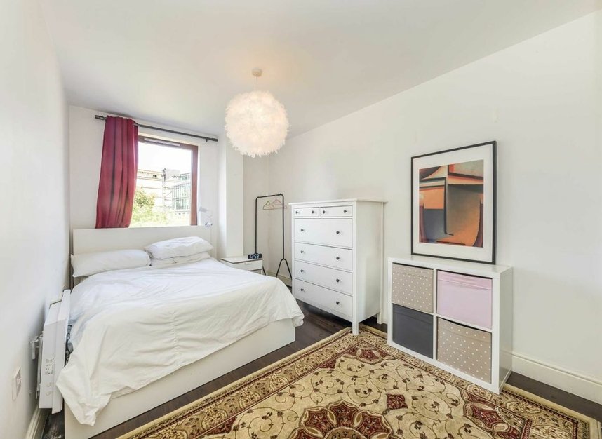Properties let in Adler Street - E1 1HD view4