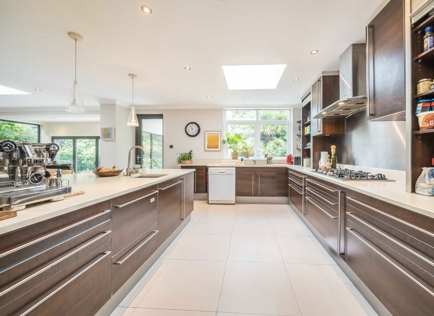 Properties to let in Albion Road - KT2 7BZ view5