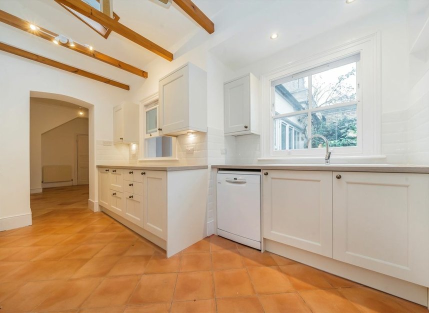 Properties let in Alexandra Park Road - N10 2DG view4