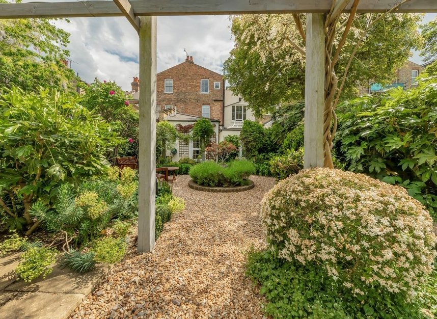 Properties let in Alexandra Park Road - N10 2DG view17