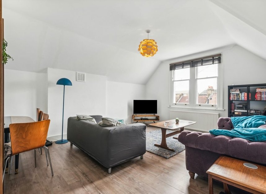 Properties to let in Ambleside Avenue - SW16 6AD view2