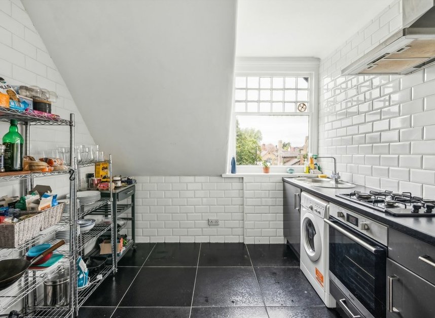Properties to let in Ambleside Avenue - SW16 6AD view4