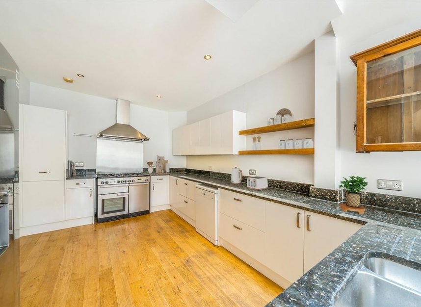 Properties let in Amyand Park Road - TW1 3HY view3