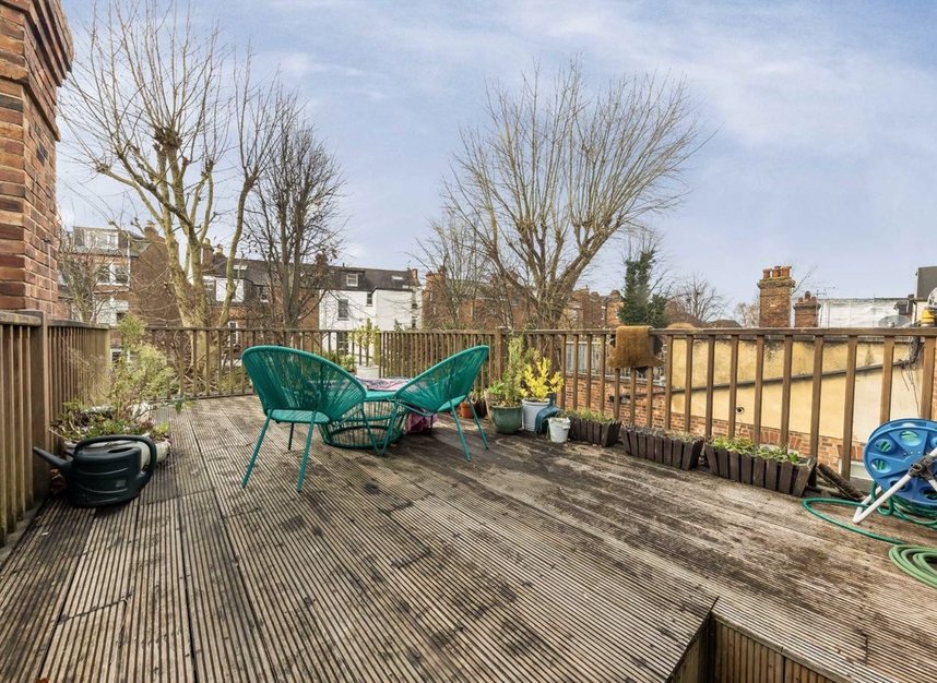 Flat to rent in Archway Road, London, N6 (Ref 156001) Dexters