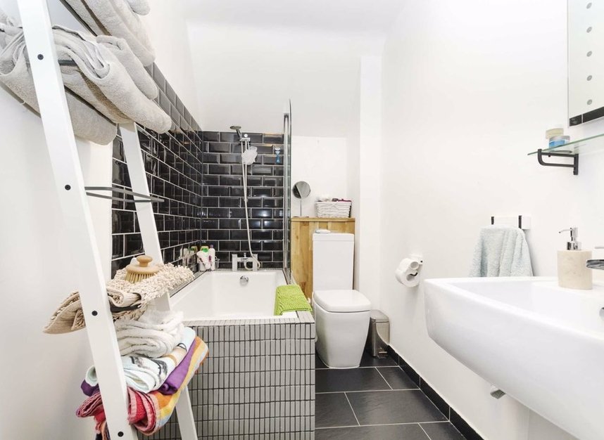 Flat to rent in Archway Road, London, N6 (Ref 175556) Dexters