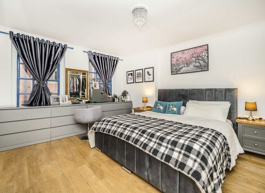 Properties to let in Artillery Passage - E1 7LJ view7