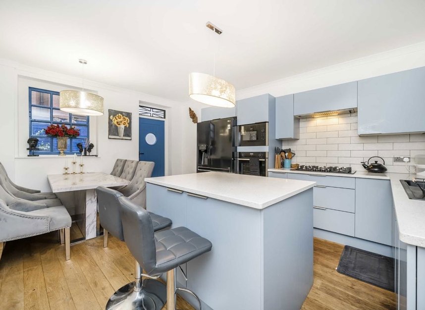 Properties to let in Artillery Passage - E1 7LJ view4