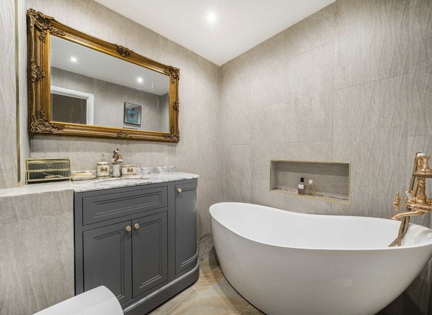 Properties to let in Artillery Passage - E1 7LJ view9