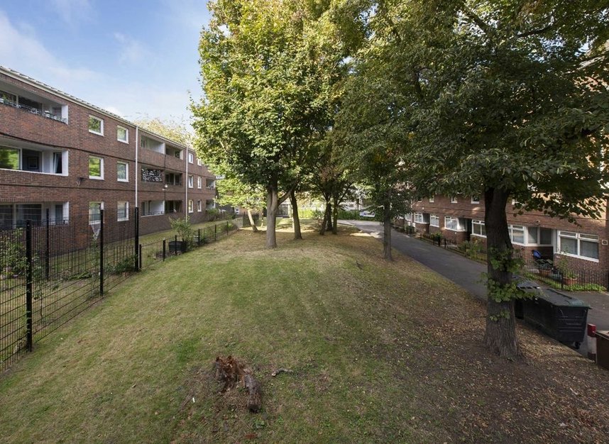 Properties to let in Ashbrook Road - N19 3DJ view7