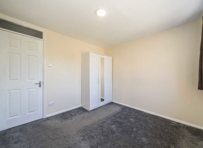 Properties to let in Aspen Close - W5 4YQ view5