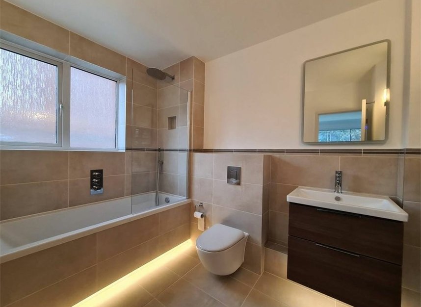 Properties let in Aylmer Road - N2 0BY view8