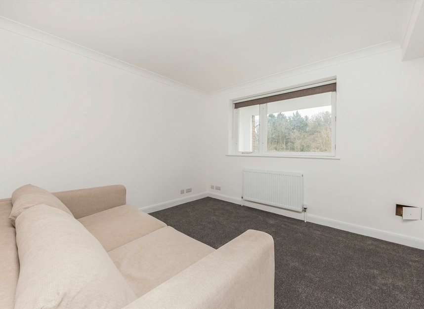 Properties let in Aylmer Road - N2 0BY view5