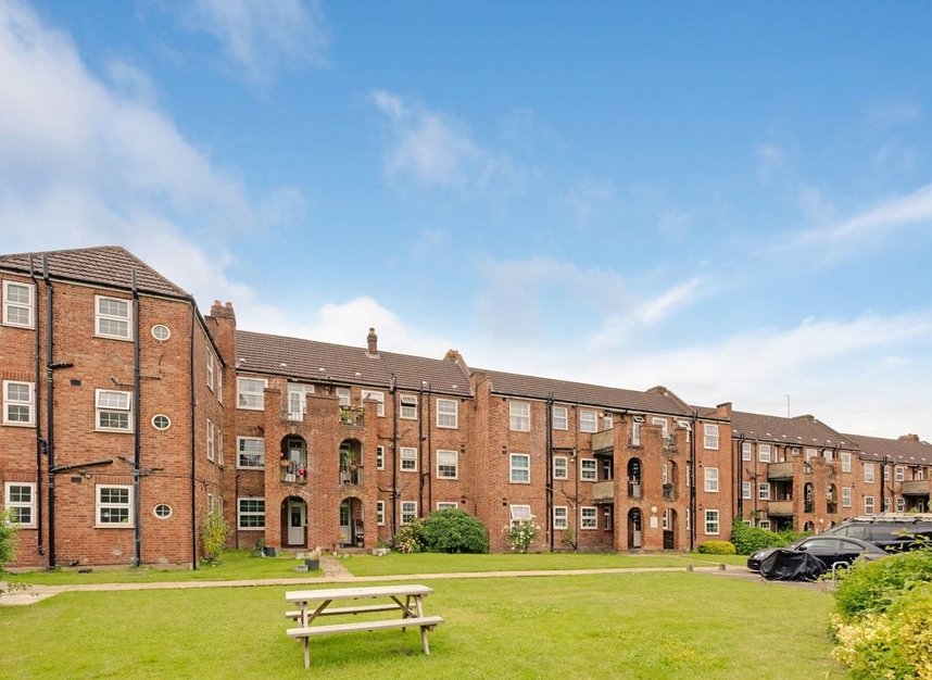 Properties to let in Aylmer Road - N2 0PJ view8