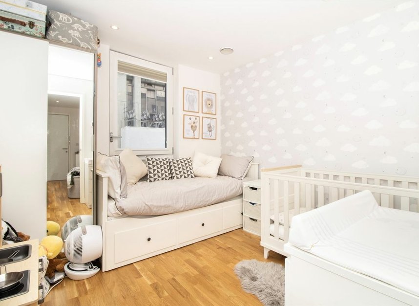 Properties let in Baltic Avenue - TW8 0FQ view6