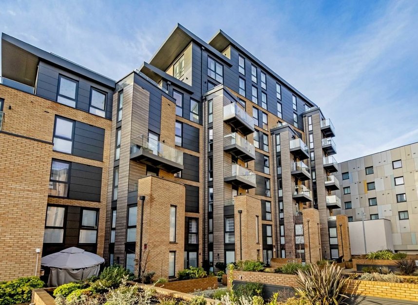 Properties let in Baltic Avenue - TW8 0FQ view1