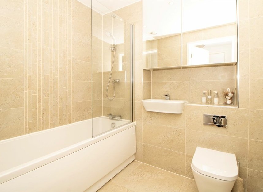 Properties let in Baltic Avenue - TW8 0FQ view7