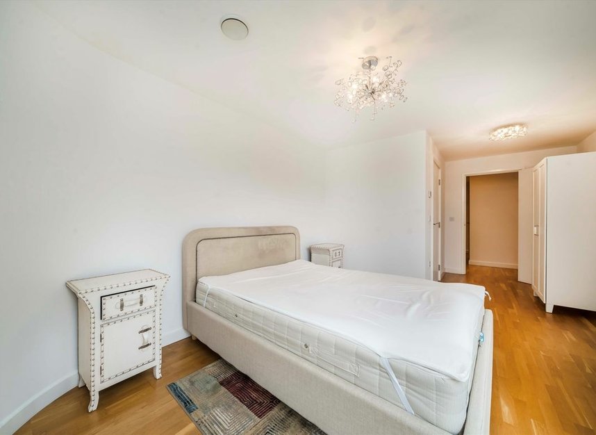 Properties to let in Baltic Avenue - TW8 0LL view8