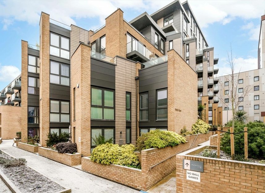 Properties to let in Baltic Avenue - TW8 0LL view1