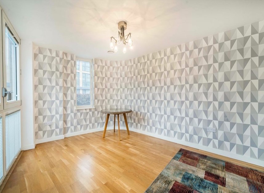 Properties to let in Baltic Avenue - TW8 0LL view6