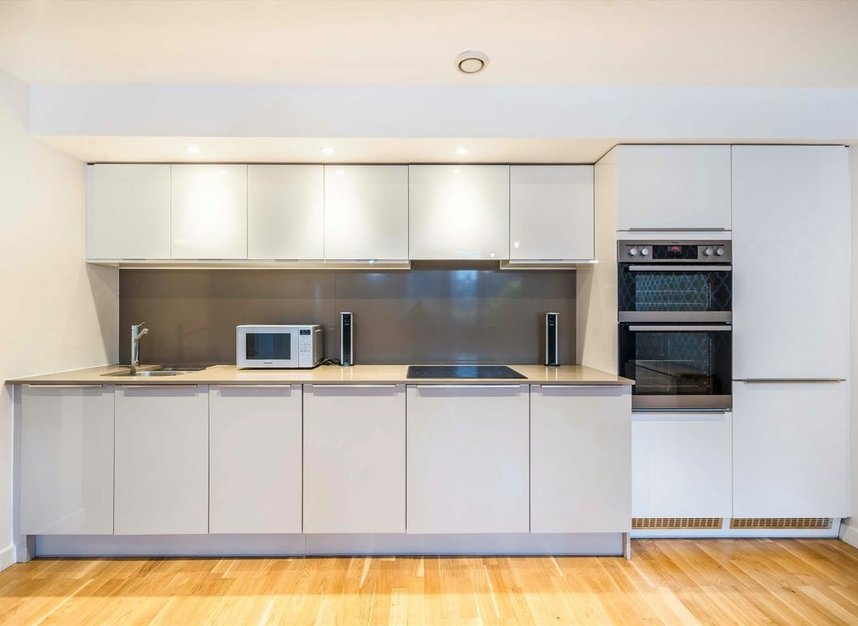 Properties to let in Baltic Avenue - TW8 0LL view4