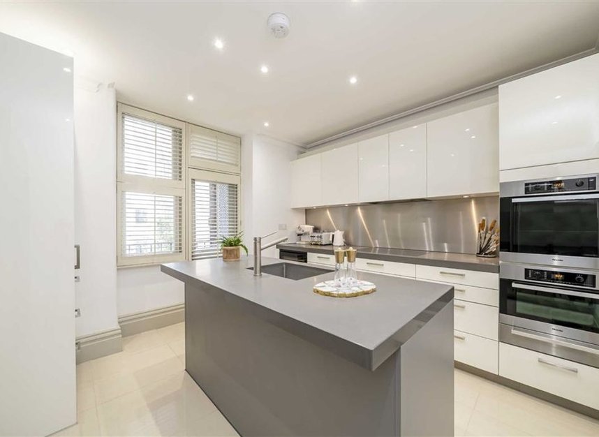 Properties to let in Basil Street - SW3 1AR view5