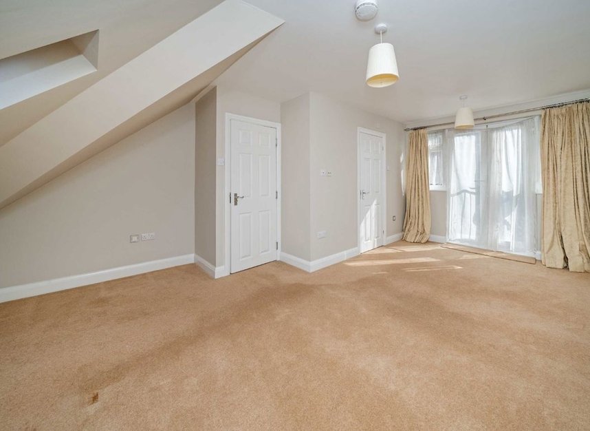 Properties let in Beechcroft Avenue - KT3 3EG view5