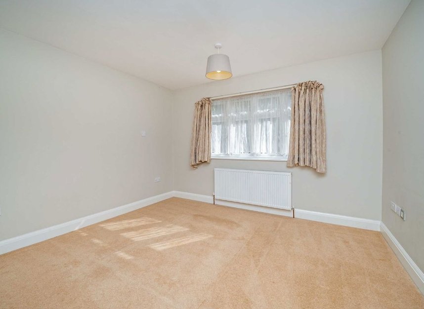 Properties let in Beechcroft Avenue - KT3 3EG view7