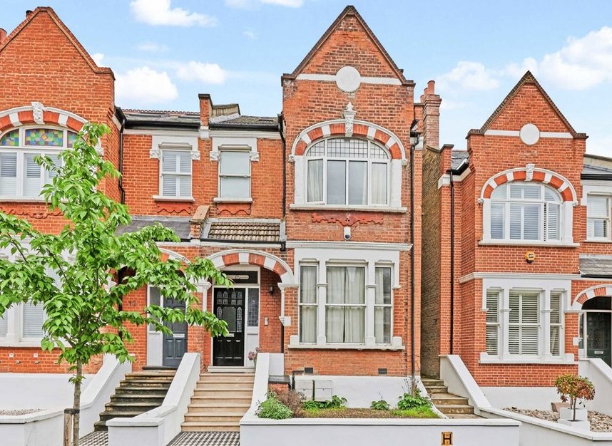 Properties to let in Bernard Gardens - SW19 7BE view1