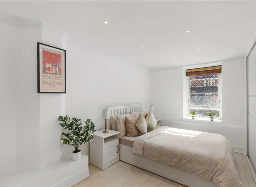 Flat to rent in Bethnal Green Road, London, E2 (Ref 223353) Dexters