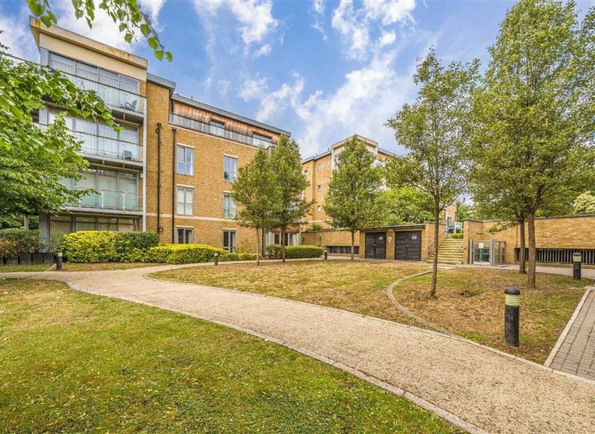 Properties let in Blagrove Road - TW11 0DZ view5