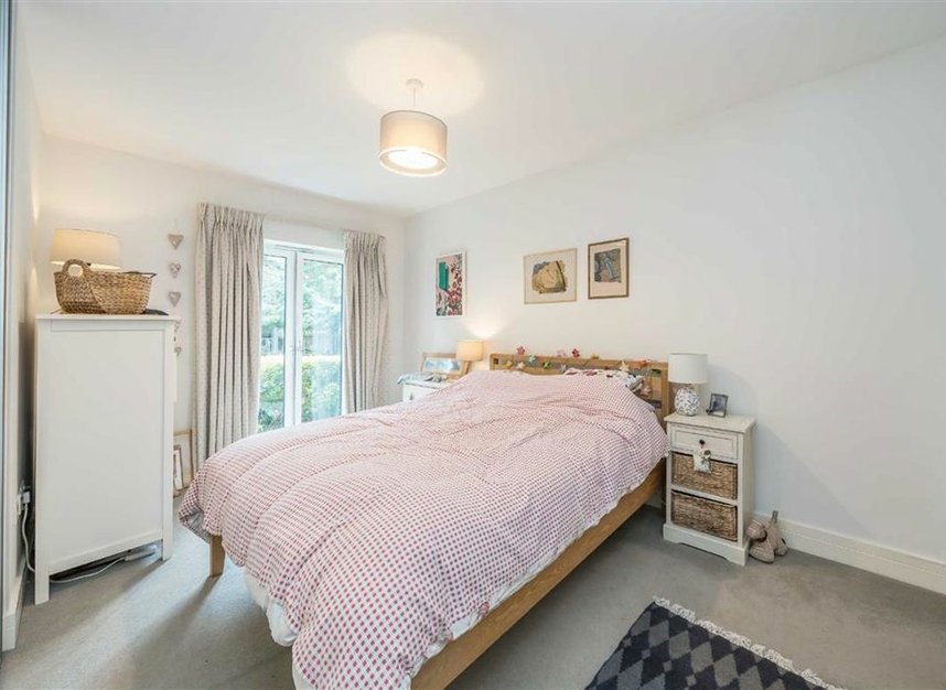 Properties let in Blagrove Road - TW11 0DZ view4