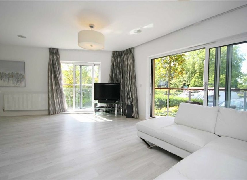 Properties let in Blagrove Road - TW11 0EG view3