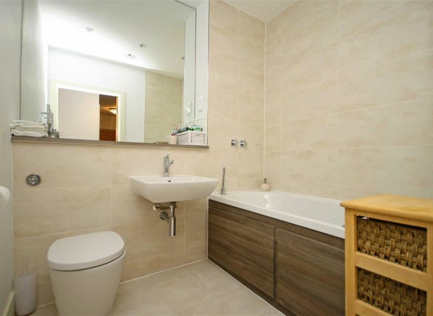 Properties let in Blagrove Road - TW11 0EG view6