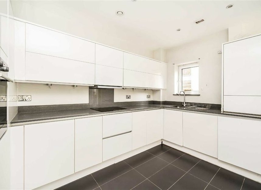 Properties let in Blagrove Road - TW11 0EF view2