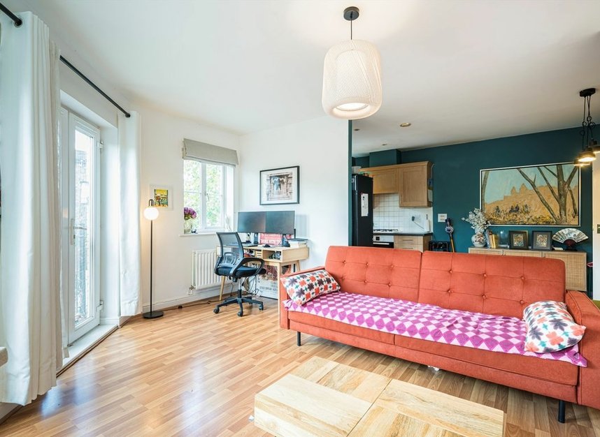 Properties let in Blakes Road - SE15 6GY view2