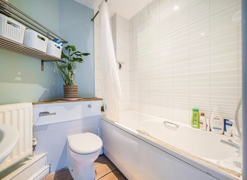 Properties let in Blakes Road - SE15 6GY view9