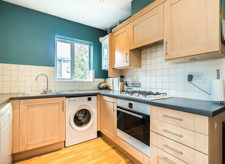 Properties let in Blakes Road - SE15 6GY view3
