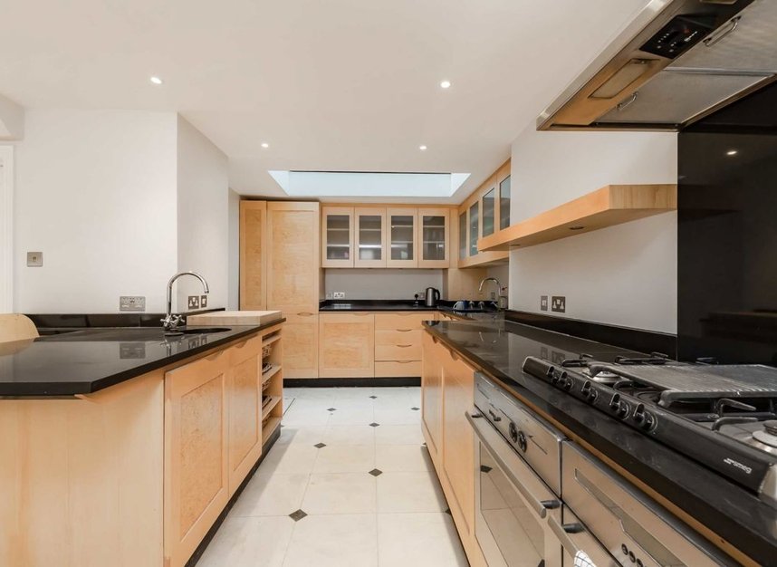 Properties to let in Blenheim Terrace - NW8 0EG view3