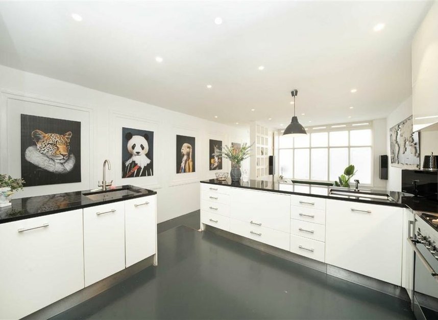 Properties let in Borough High Street - SE1 1XN view6